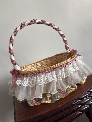 Wicker basket lace ribbon - basket,